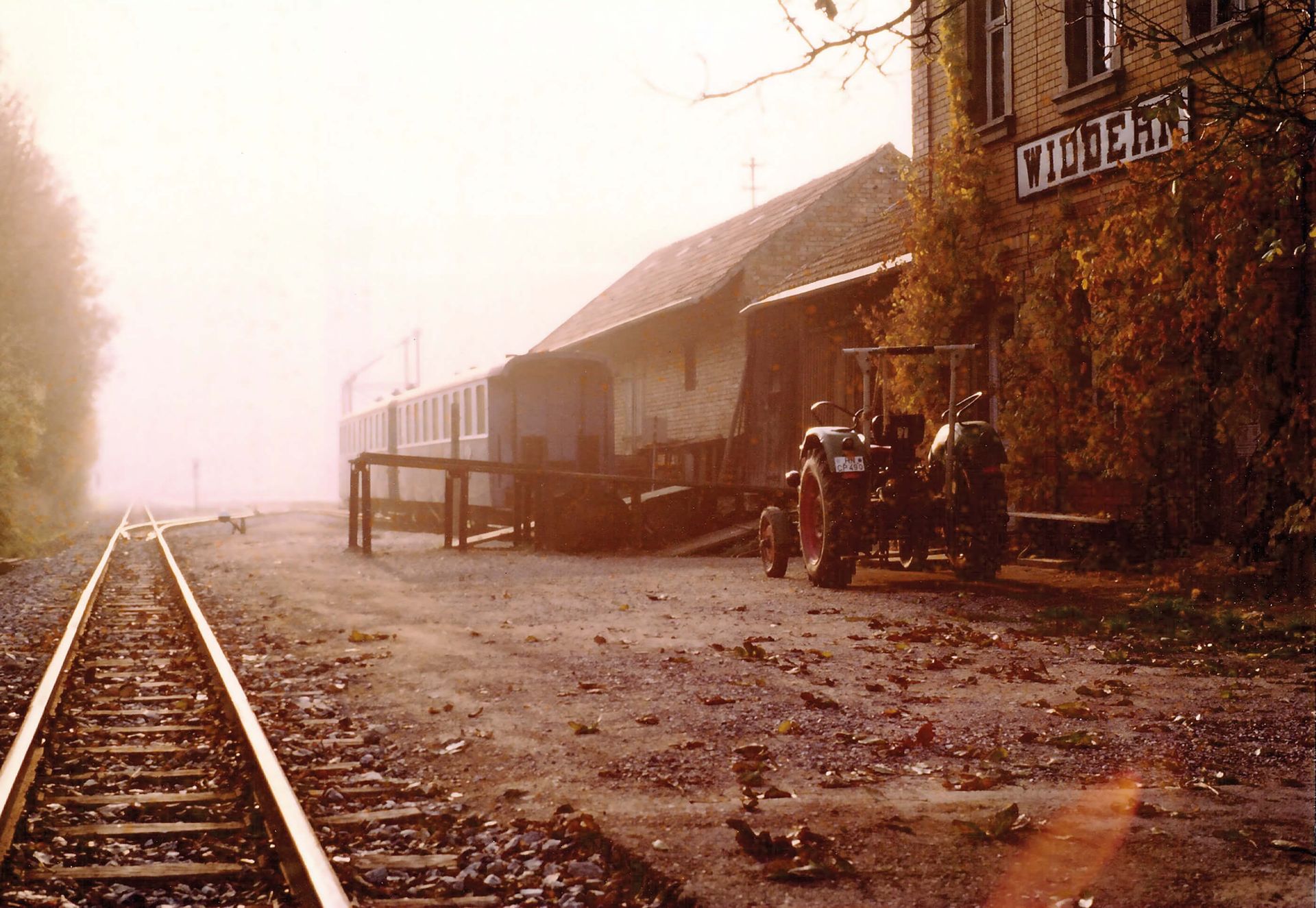 Oktober Bahnhof Widdern.JPG