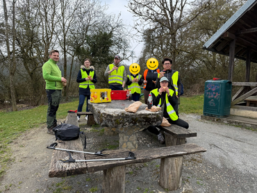 Teilnehmer der Müllsammelaktion